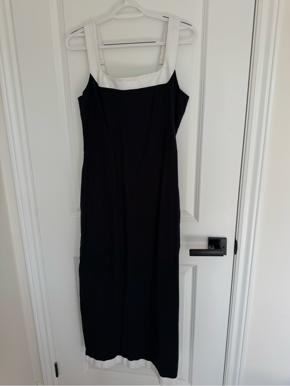 Abercrombie Black Linen-Blend Square Neck Maxi Dress with White Trim - Picture 2 of 4